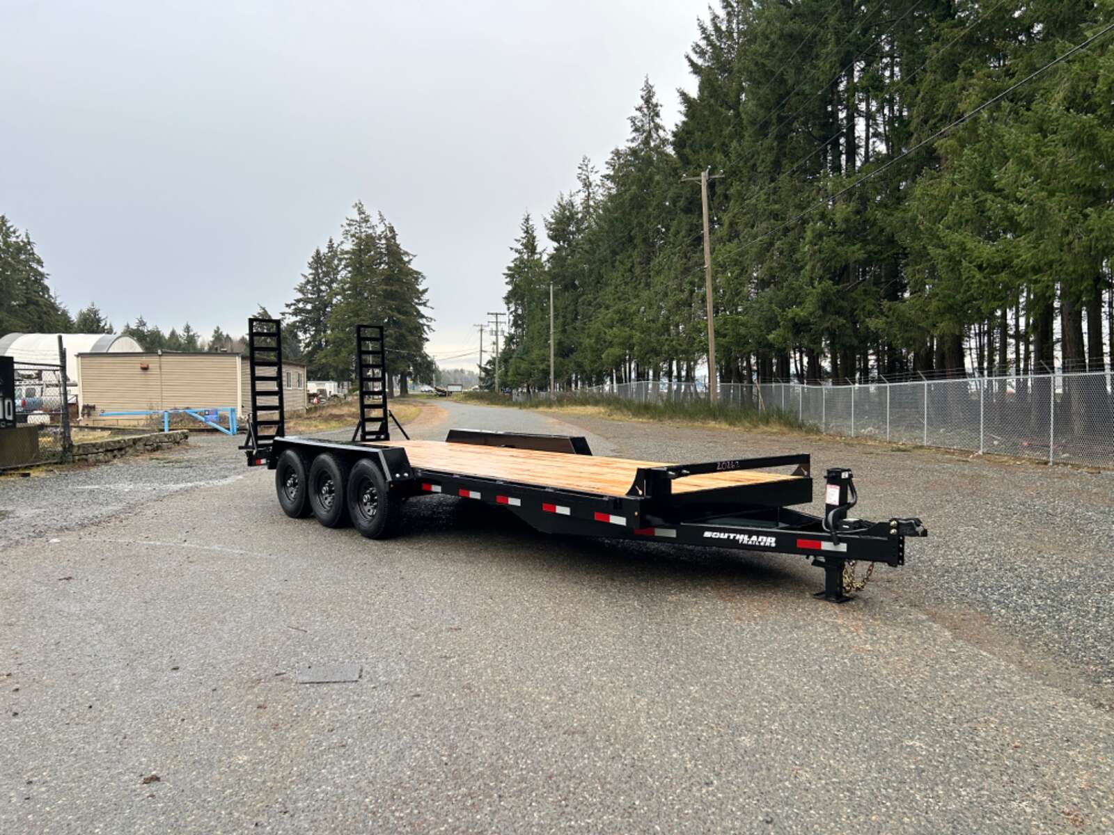 Photo of 2025 Southland 20' + 2' TRI AXLE 22,000LB GVW EQUIPMENT TRAILER