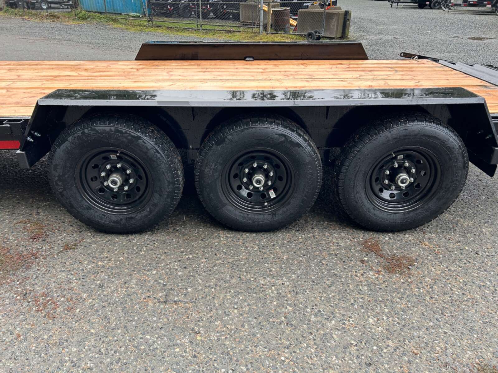 Photo of 2025 Southland 20' + 2' TRI AXLE 22,000LB GVW EQUIPMENT TRAILER