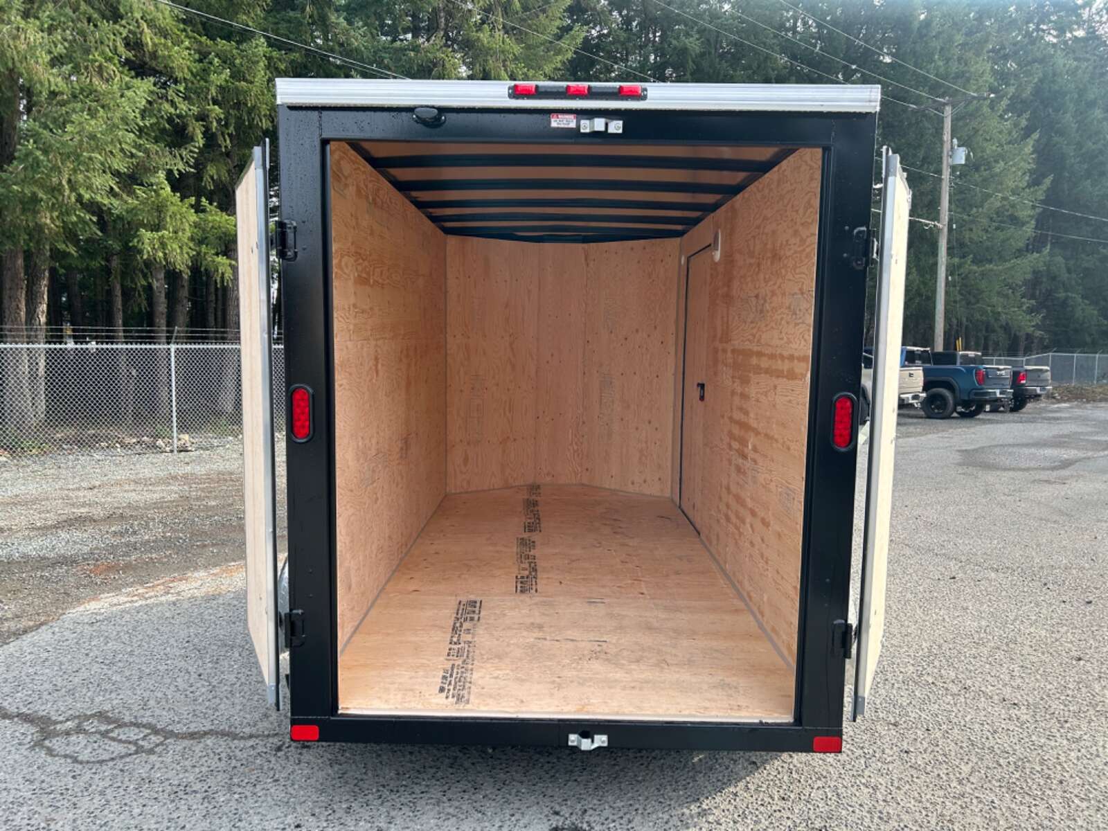 Photo of 2025 Royal Cargo 6X12+V 7,700LB GVW - BARN DOORS - 78" INTERIOR