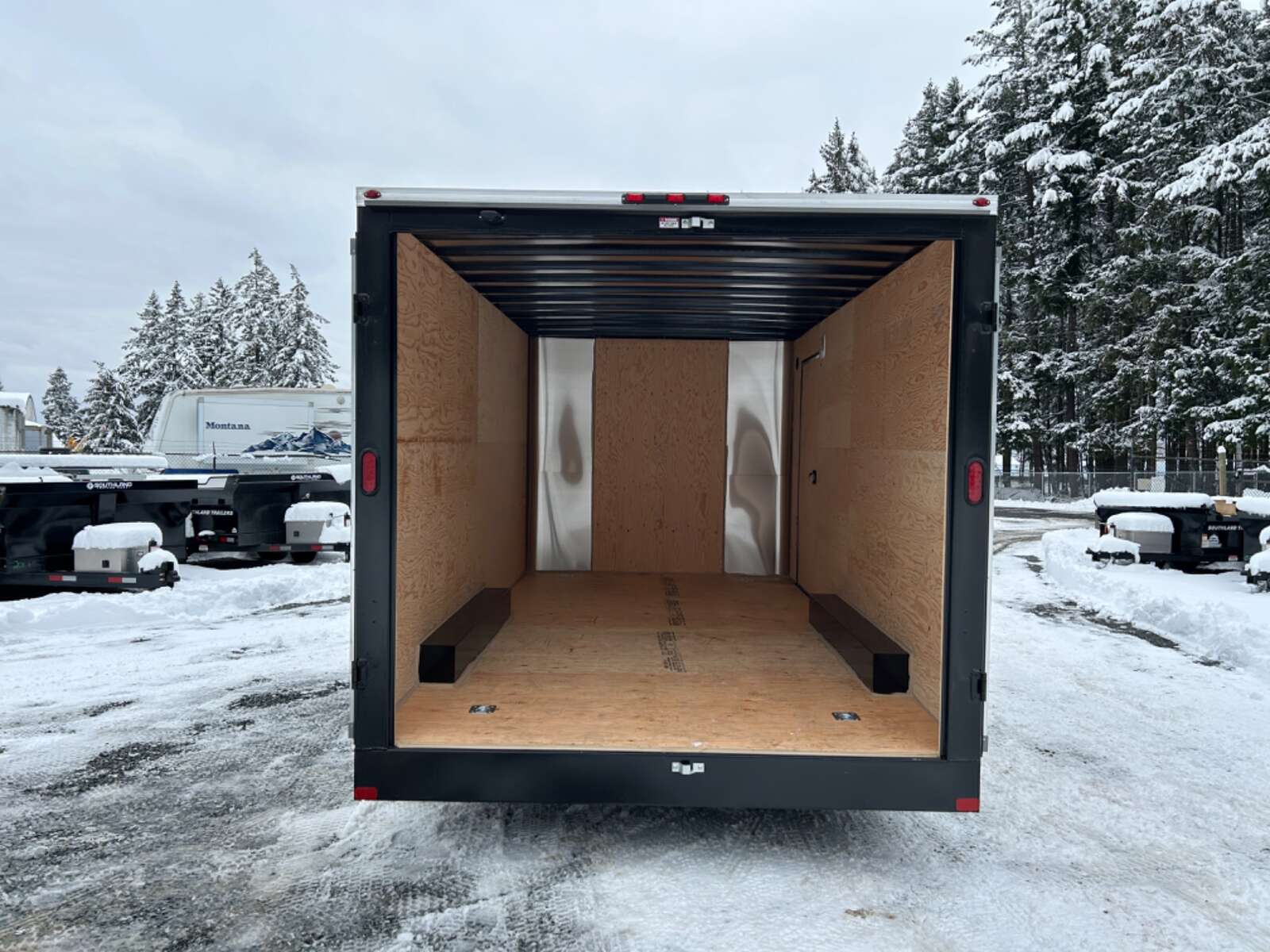 Photo of 2025 Royal Cargo 8.5X16' 11,400LB GVW - BARN DOORS 86" 