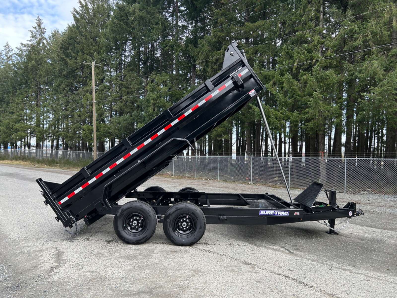 Photo of 2025 Sure-Trac 7X14 15,500LB GVW Telescopic Dump Trailer