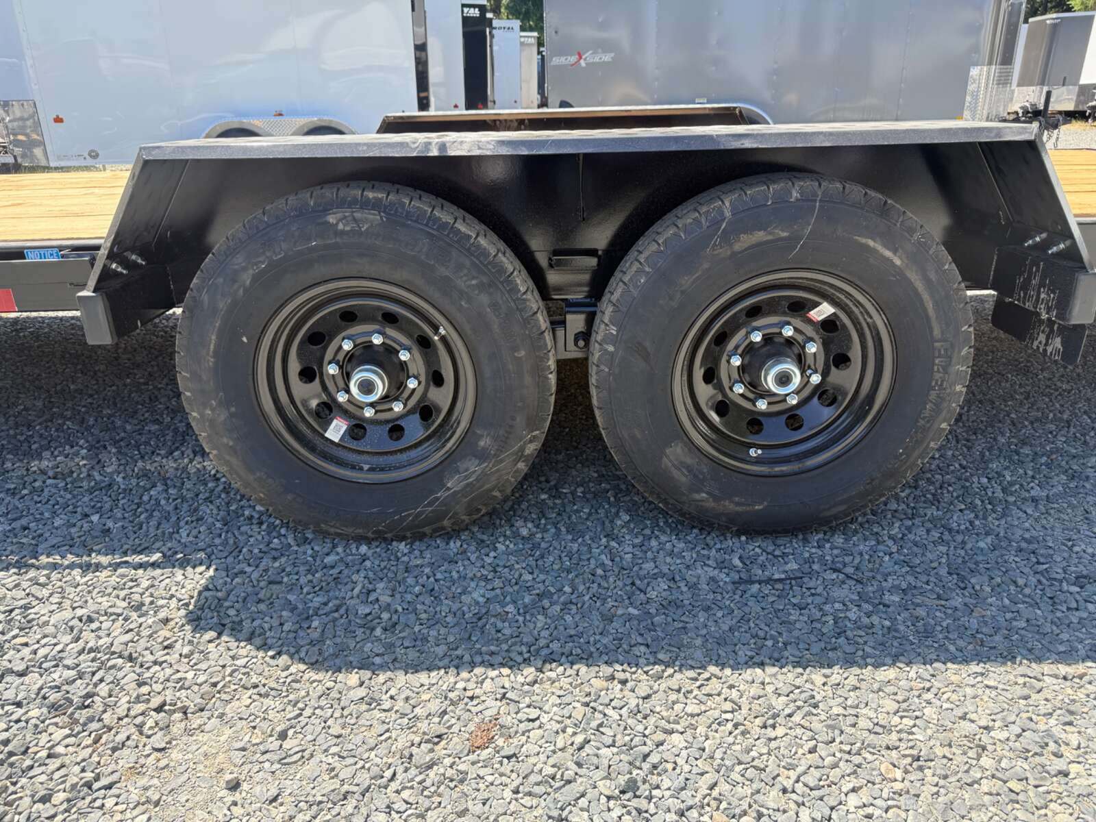 Photo of 2026 Southland 7X20+2' Beavertail 15,400LB GVWR - Slide in Ramps