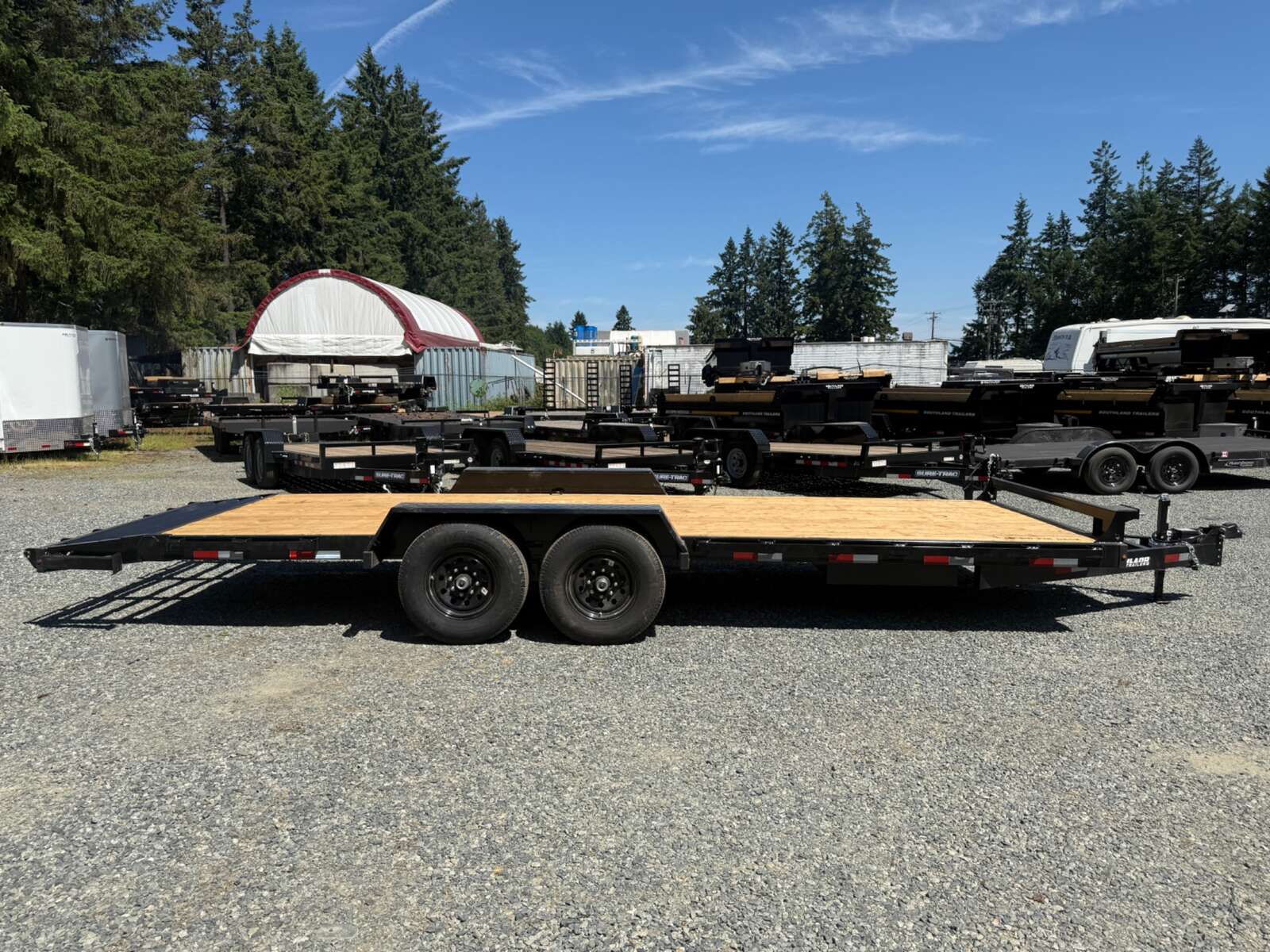 Photo of 2026 Southland 7X20+2' Beavertail 15,400LB GVWR - Slide in Ramps