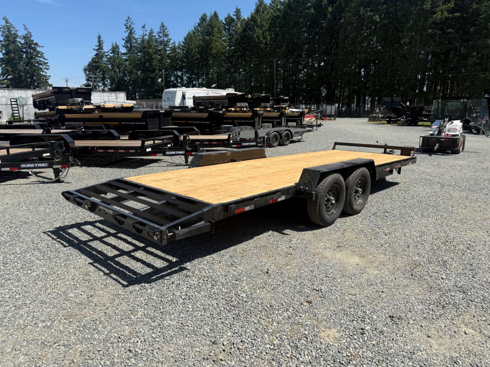 Photo of 2026 Southland 7X20+2' Beavertail 15,400LB GVWR - Slide in Ramps
