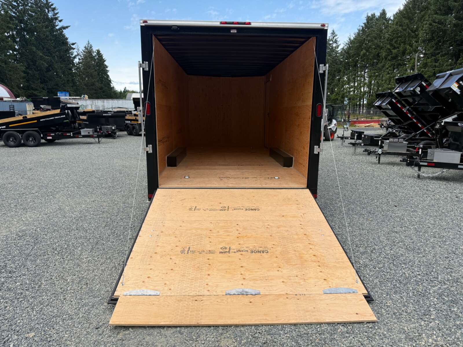 Photo of 2026 Royal Cargo 8.5X20+V-Nose 11,400LB GVWR - 86" Interior - Car Hauler
