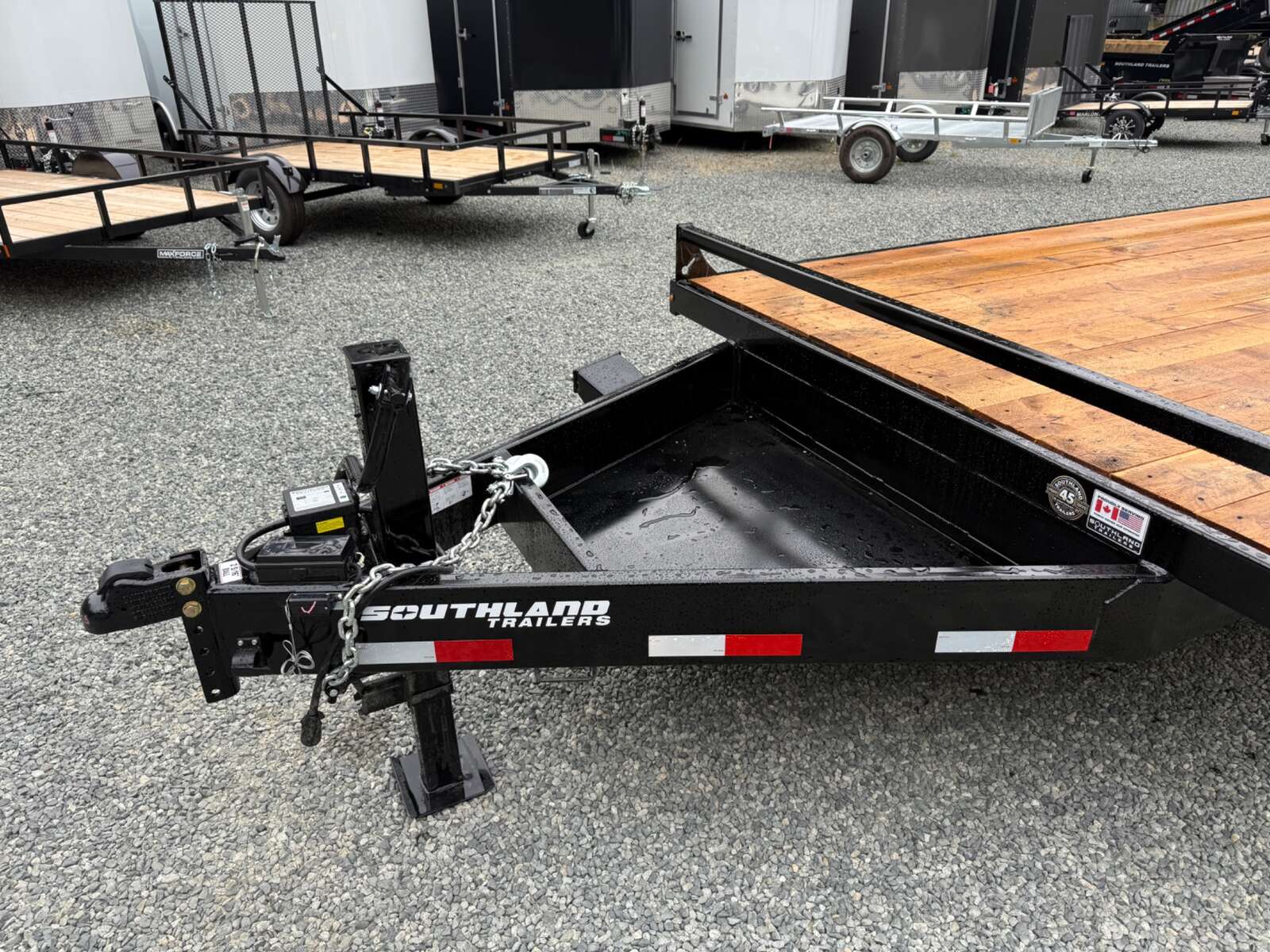 Photo of 2026 Southland 8.5X20+5' Beavertail 15,400LB GVWR Deckover