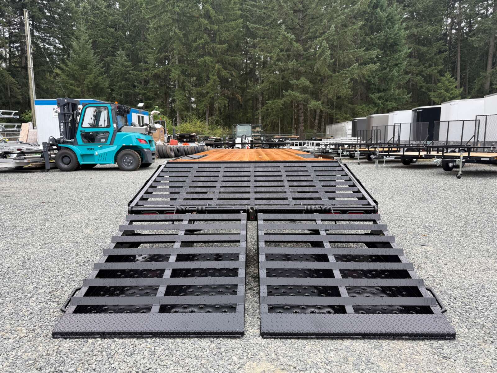 Photo of 2026 Southland 8.5X20+5' Beavertail 15,400LB GVWR Deckover