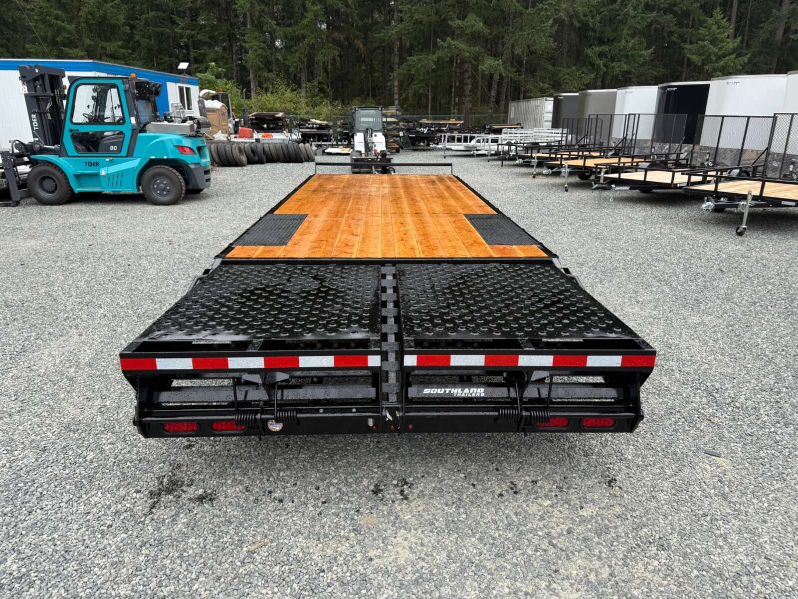 Photo of 2026 Southland 8.5X20+5' Beavertail 15,400LB GVWR Deckover