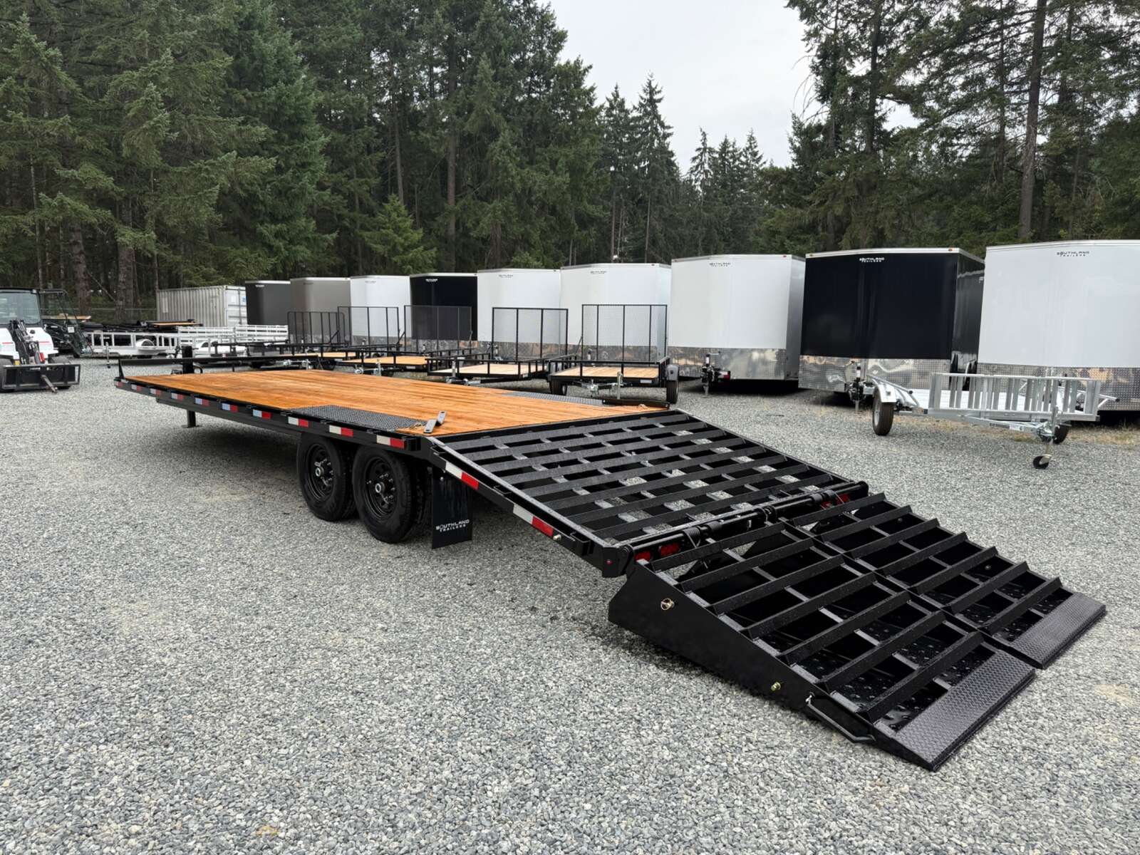 Photo of 2026 Southland 8.5X20+5' Beavertail 15,400LB GVWR Deckover