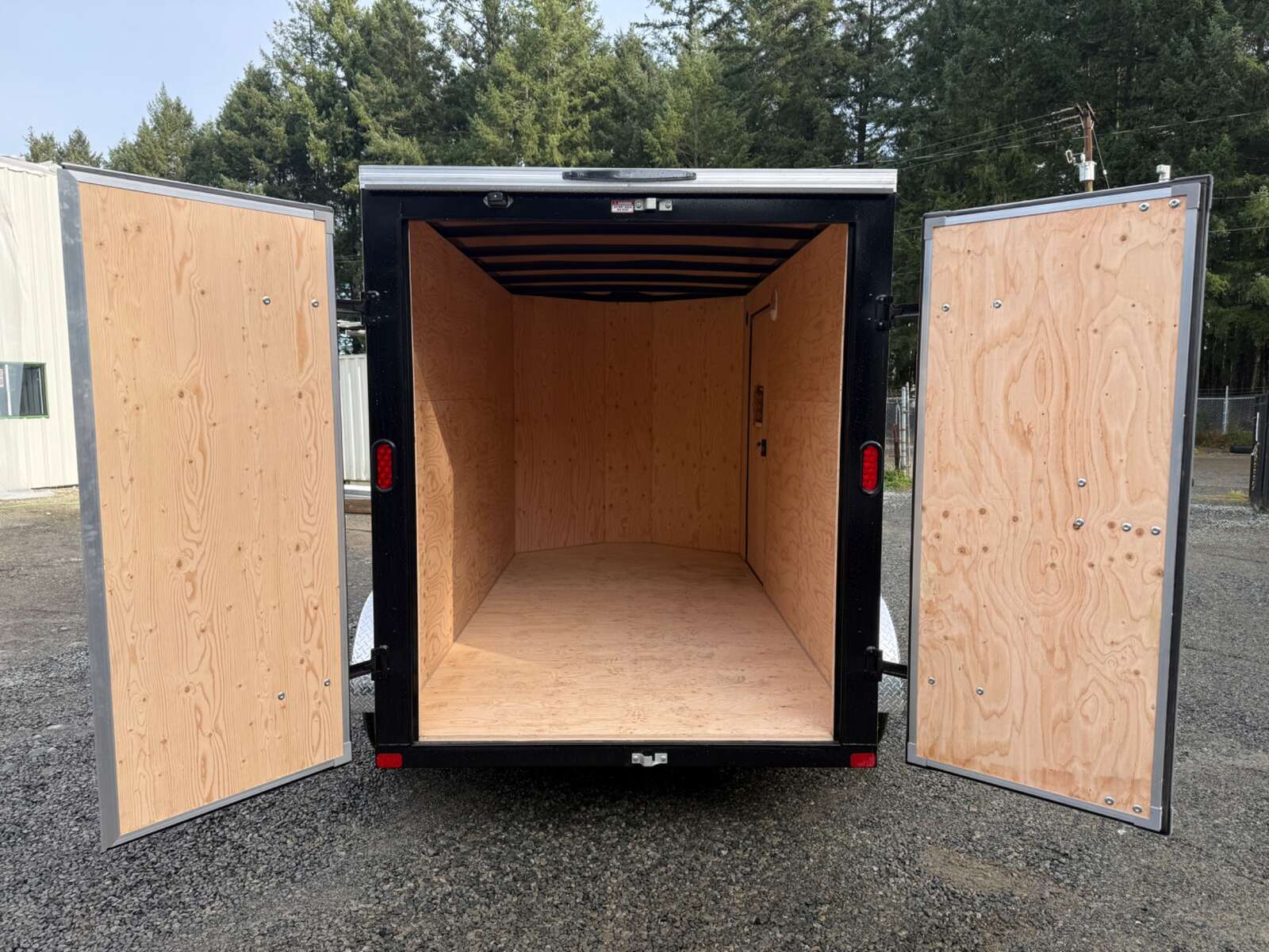 Photo of 2026 Royal Cargo 6X12+V 7,700LB GVW - BARN DOORS - 78" INTERIOR