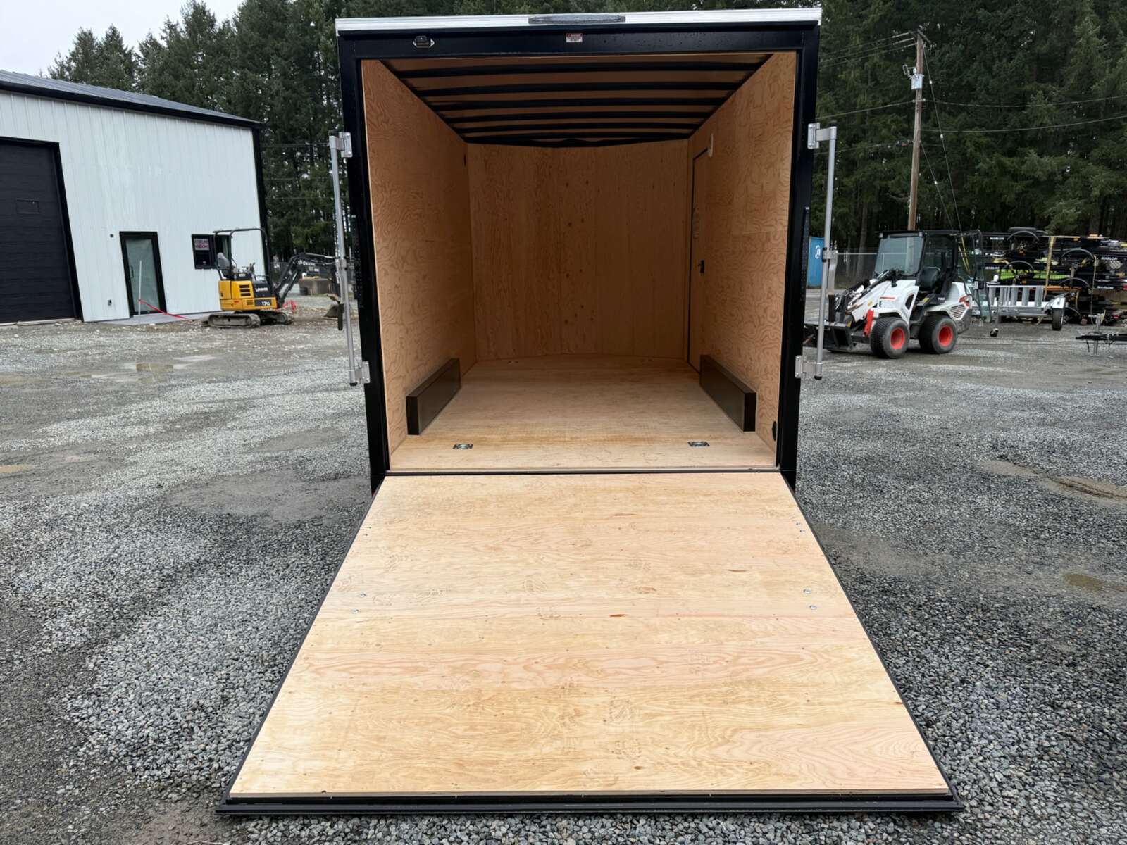 Photo of 2026 Royal Cargo 7.5X14+V 7700LB GVW - 86" Interior - Ramp Door