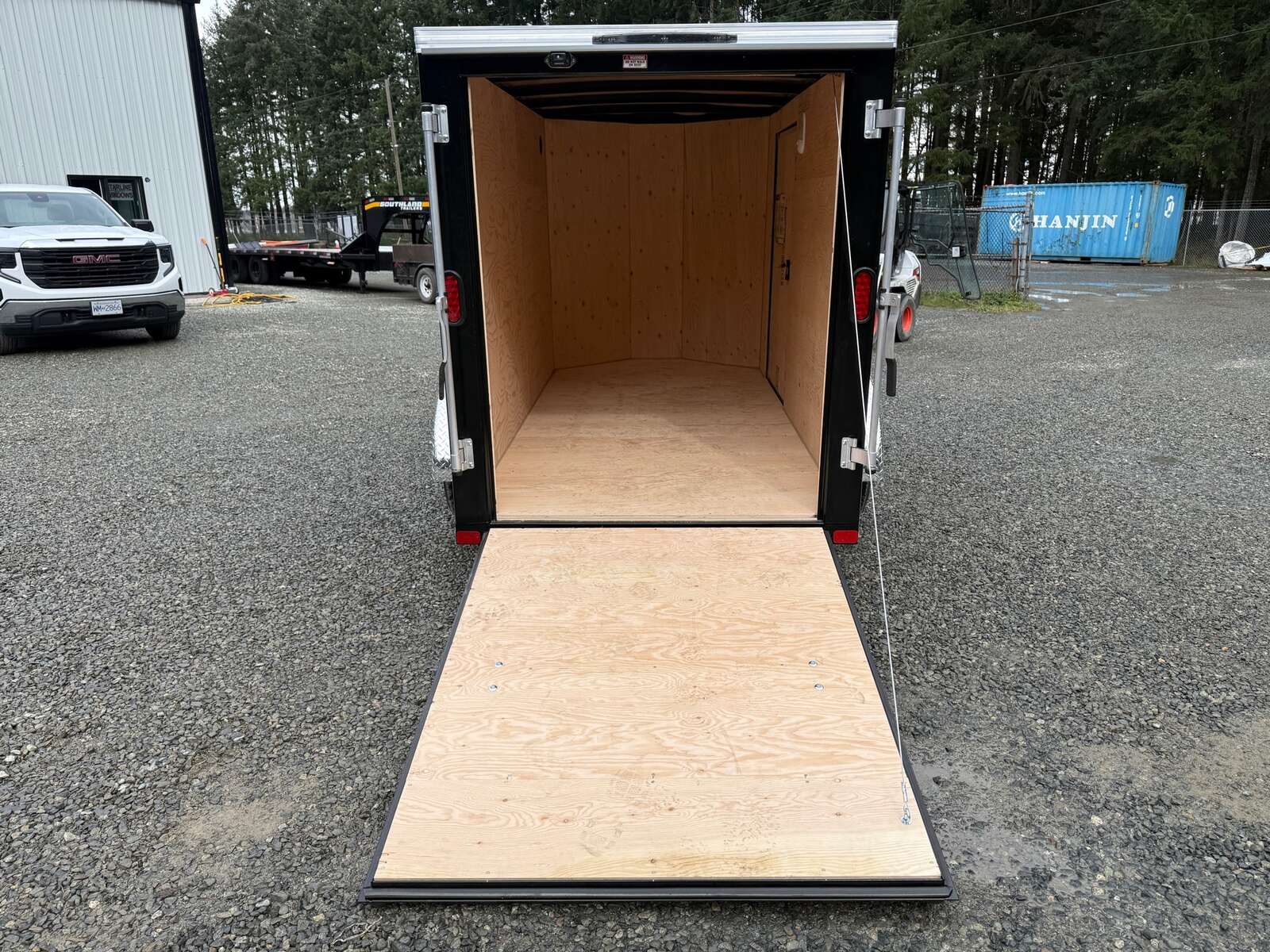 Photo of 2026 5X10 +V-NOSE 2,990LB GVW CARGO TRAILER - SIDE DOOR - REAR RAMP DOOR 