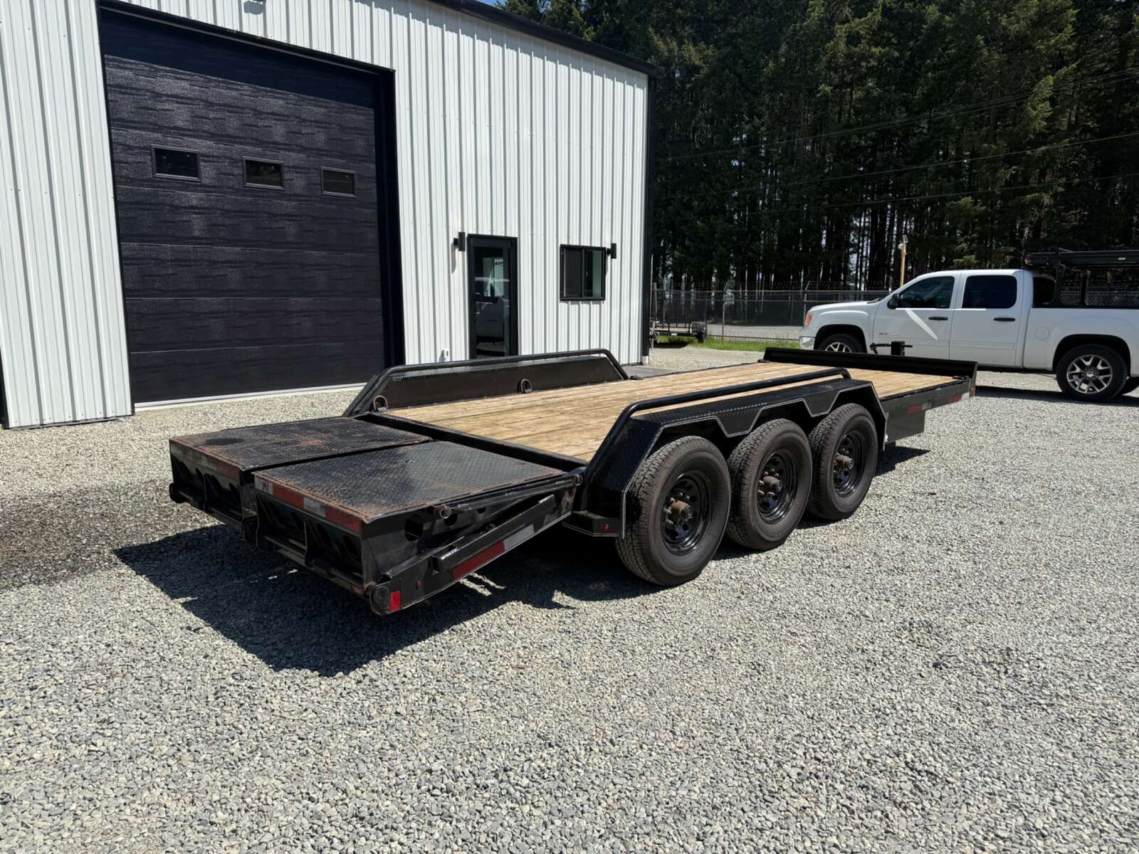 Photo of 2022 Double A 20' 21,000LB GVWR Tri Axle Equipment Trailer