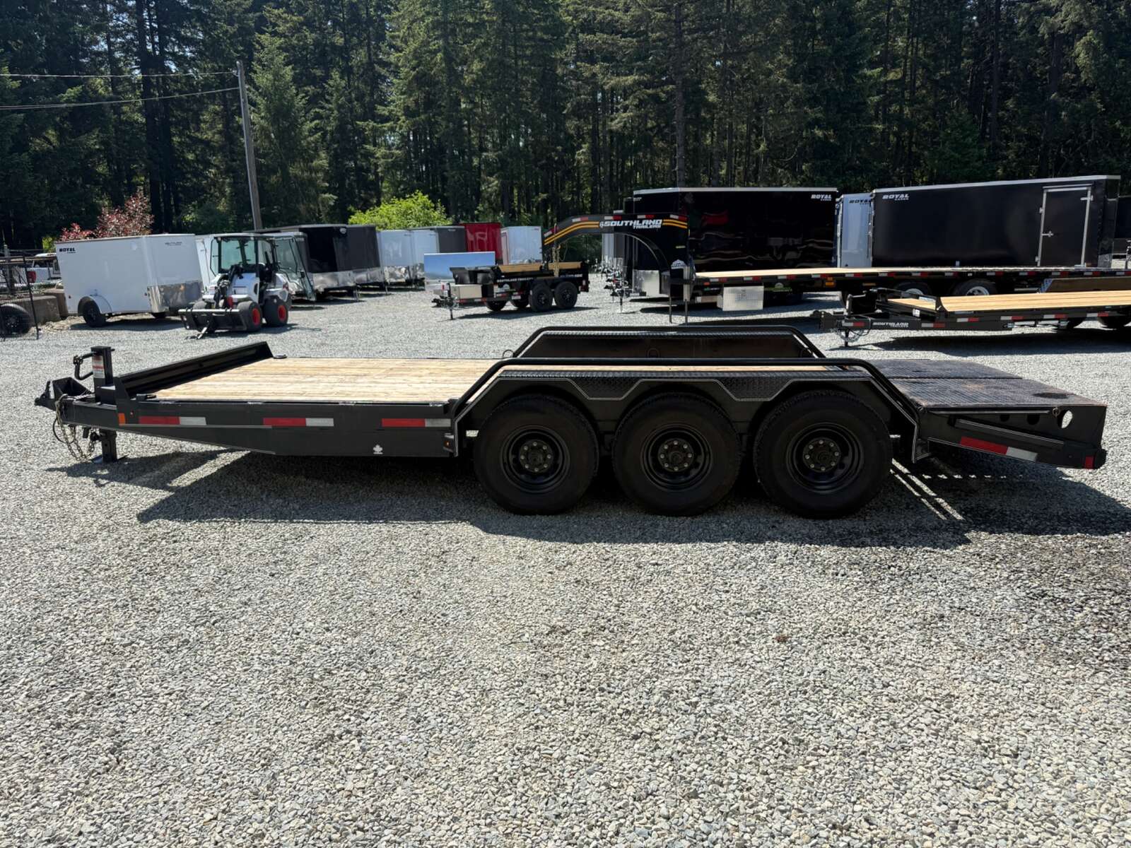Photo of 2022 Double A 20' 21,000LB GVWR Tri Axle Equipment Trailer