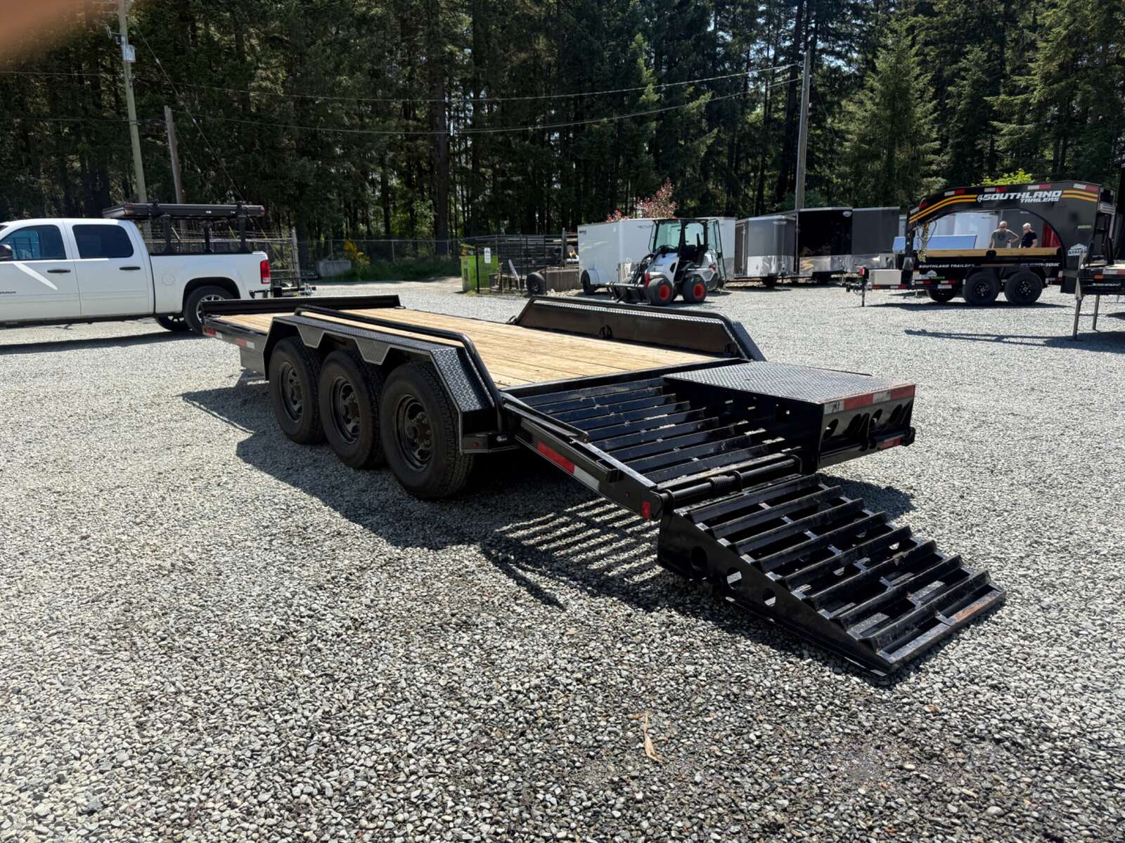 Photo of 2022 Double A 20' 21,000LB GVWR Tri Axle Equipment Trailer