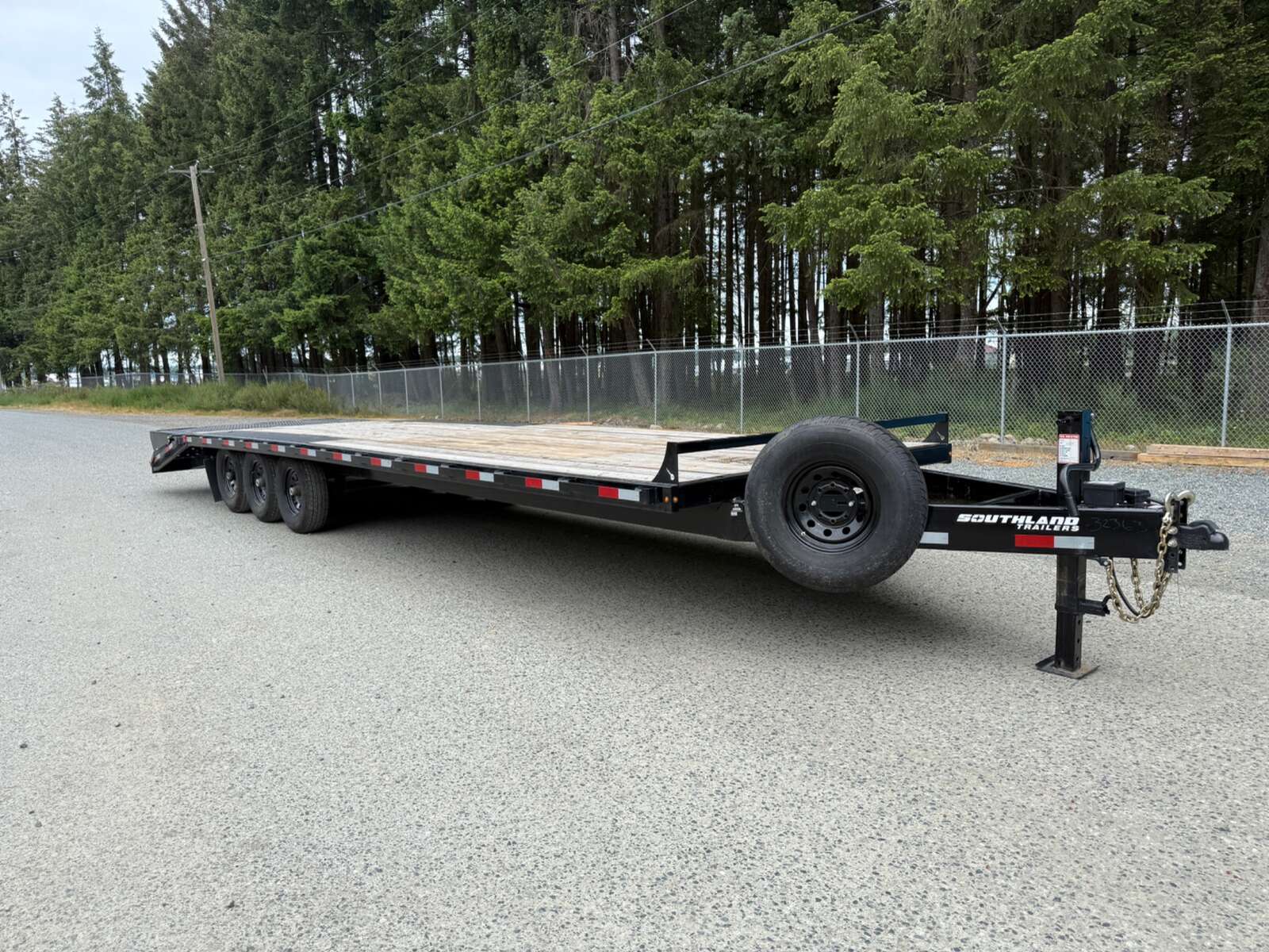 Photo of Used 2026 Southland 8.5X25' + 5' Beavertail Deckover 21,000LB GVWR