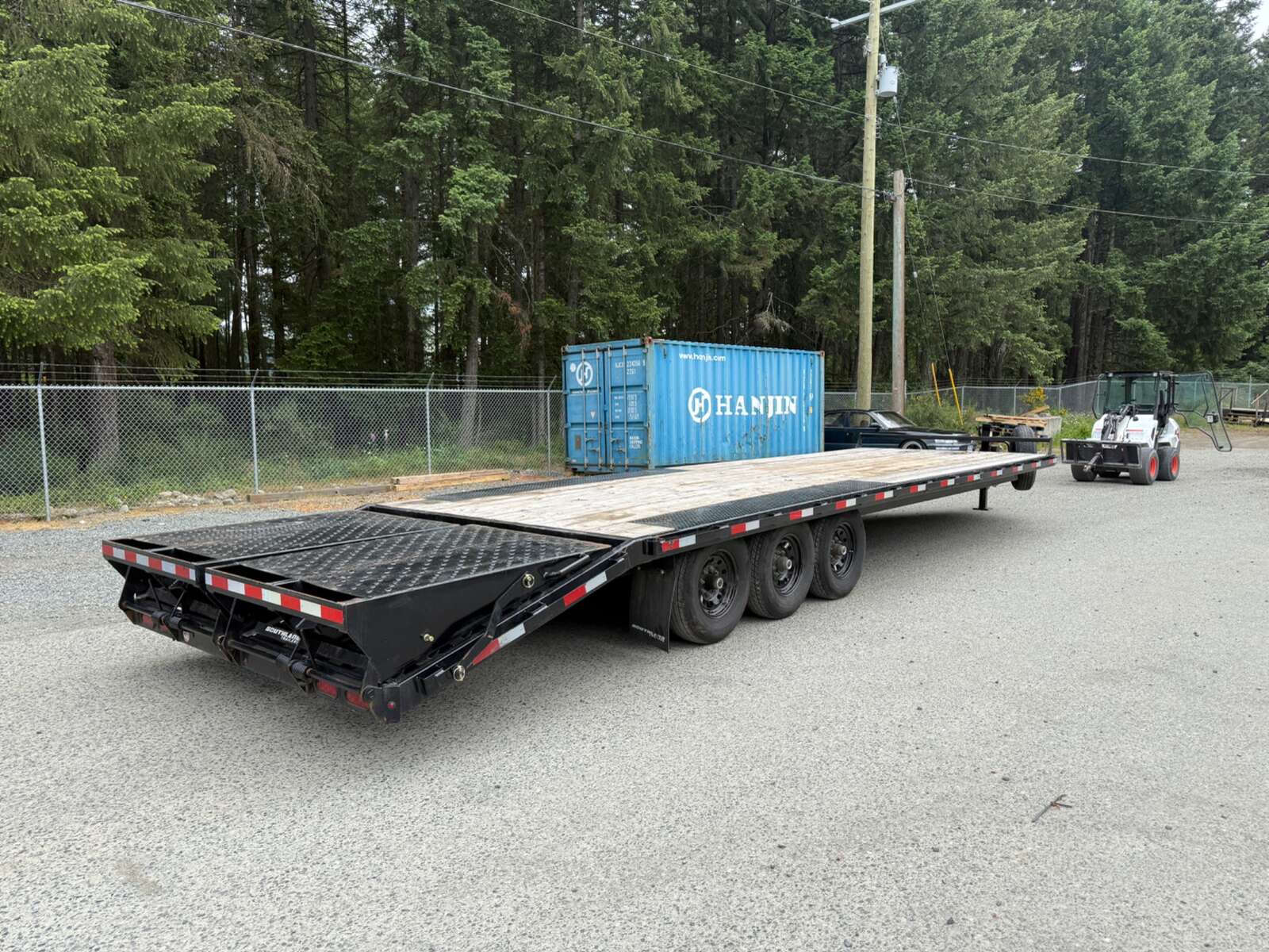 Photo of Used 2026 Southland 8.5X25' + 5' Beavertail Deckover 21,000LB GVWR