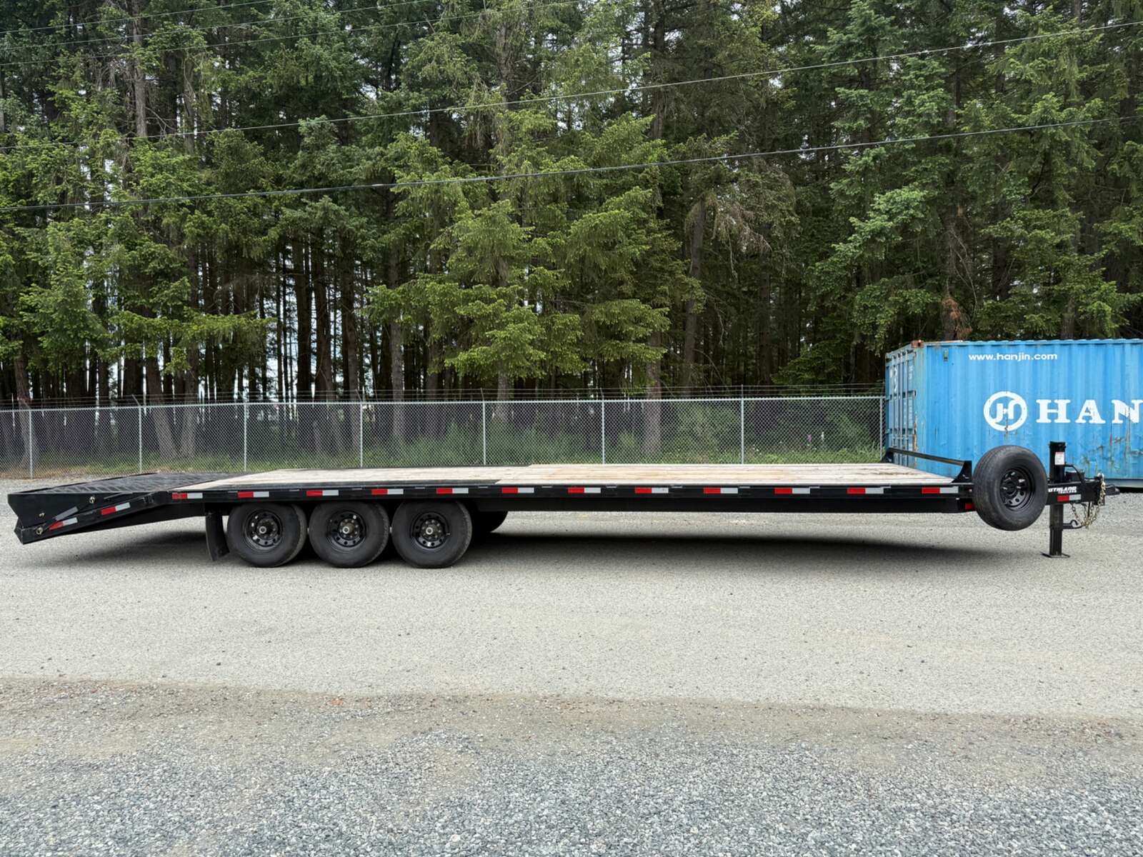 Photo of Used 2026 Southland 8.5X25' + 5' Beavertail Deckover 21,000LB GVWR