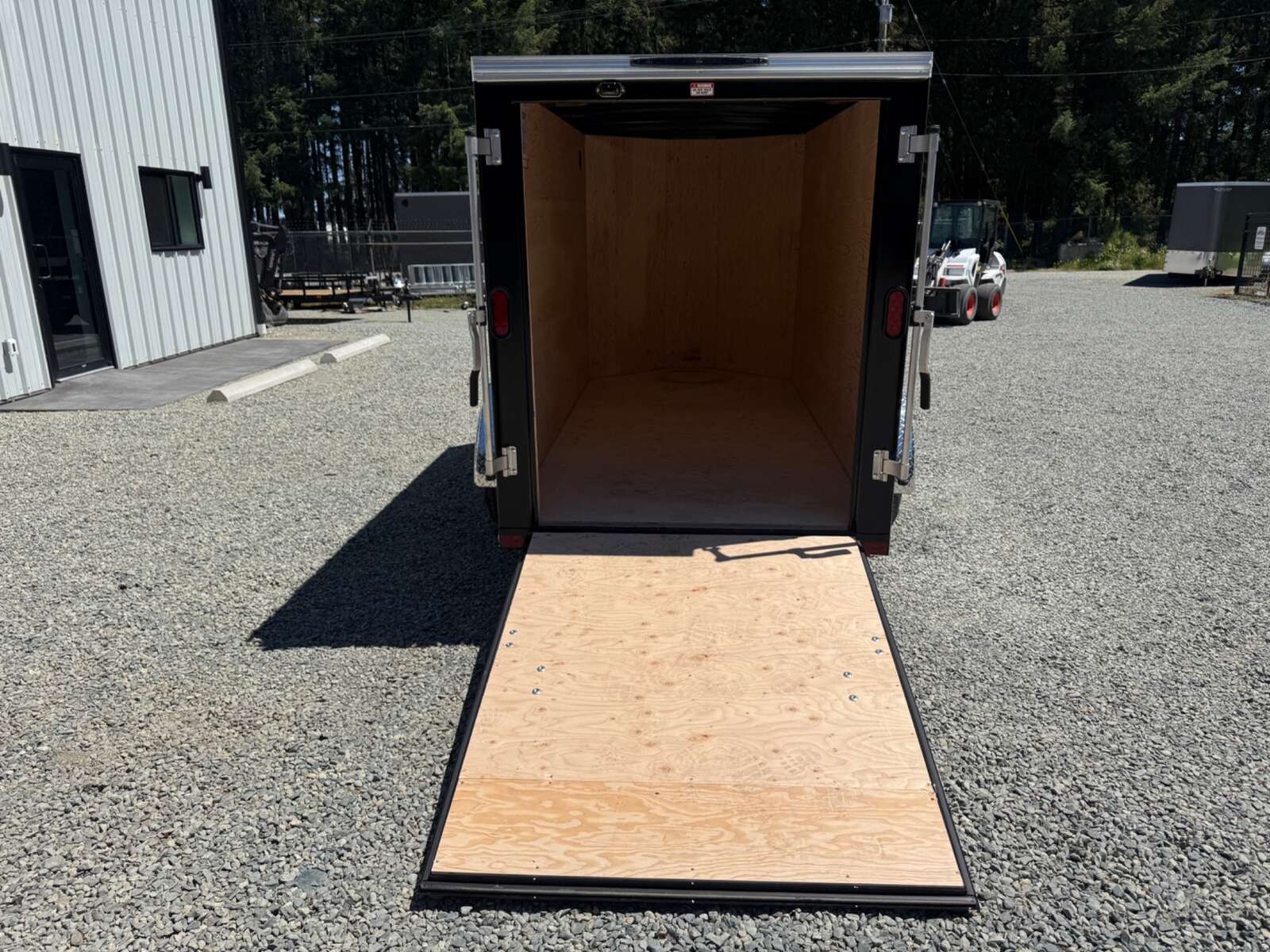 Photo of 2026 Royal Cargo 5X10+V 2990LB GVW - RAMP DOOR - 64" INTERIOR 