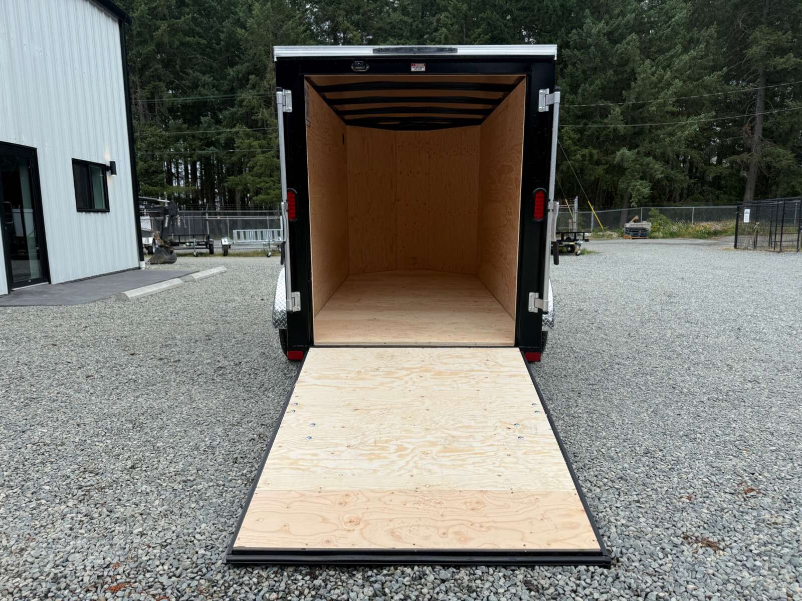 Photo of 2026 Royal Cargo 5X10+V 2990LB GVW - RAMP DOOR - 64" INTERIOR 