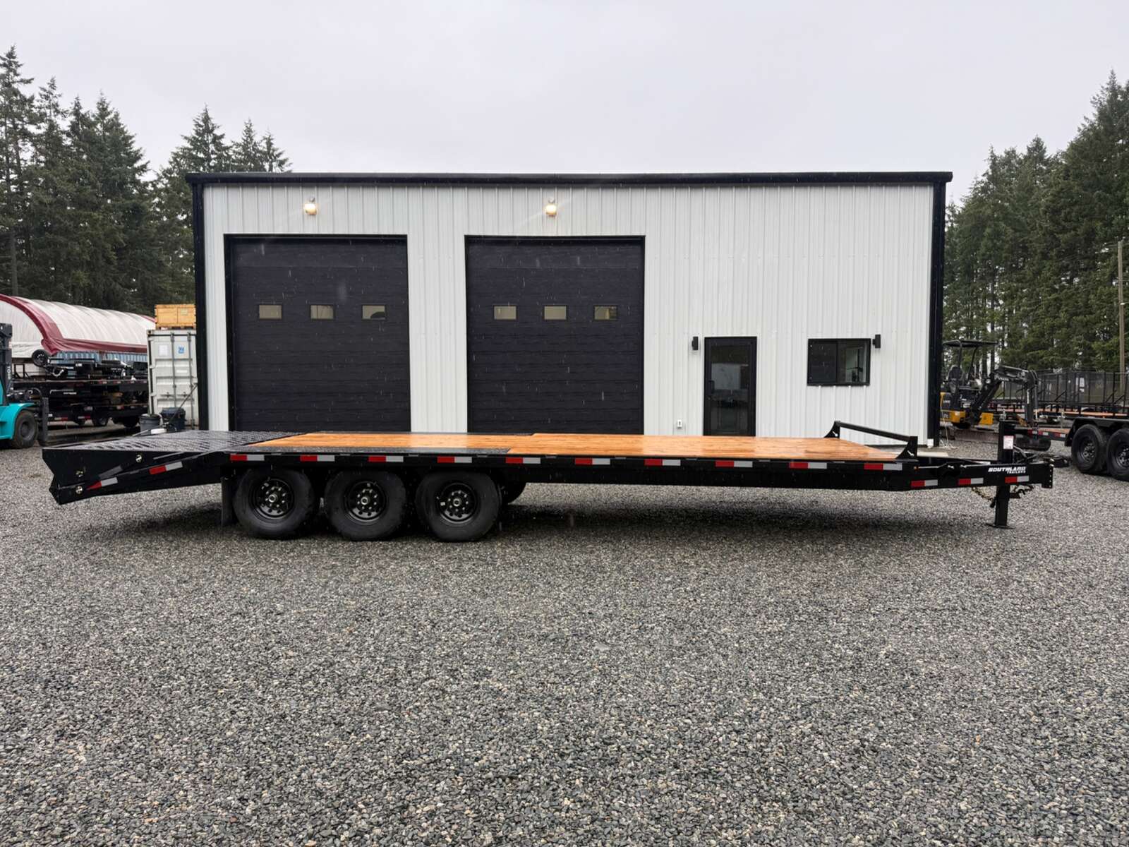 Photo of 2026 Southland 8.5X20+5 Beavertail Deckover 21,000LB GVWR