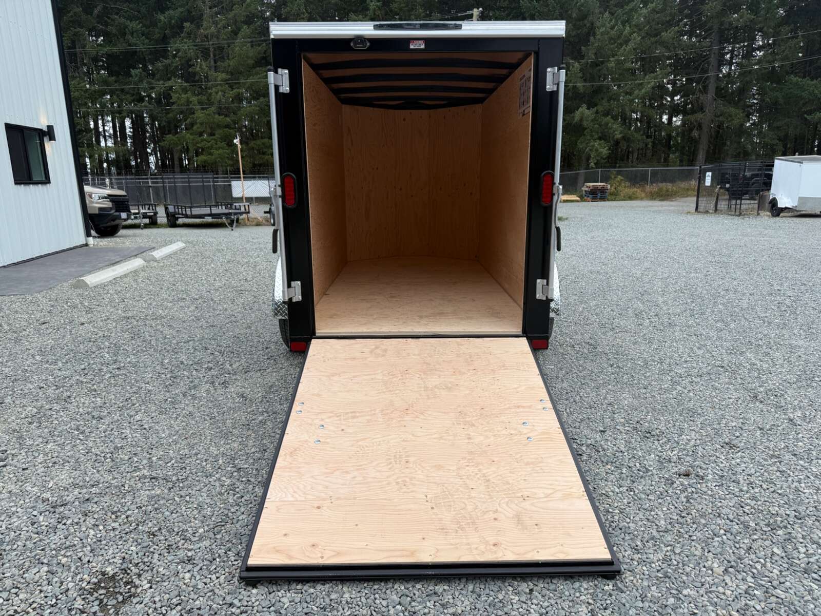 Photo of 2027 Royal Cargo 5X10+V 2990LB GVW - RAMP DOOR - 64" INTERIOR 