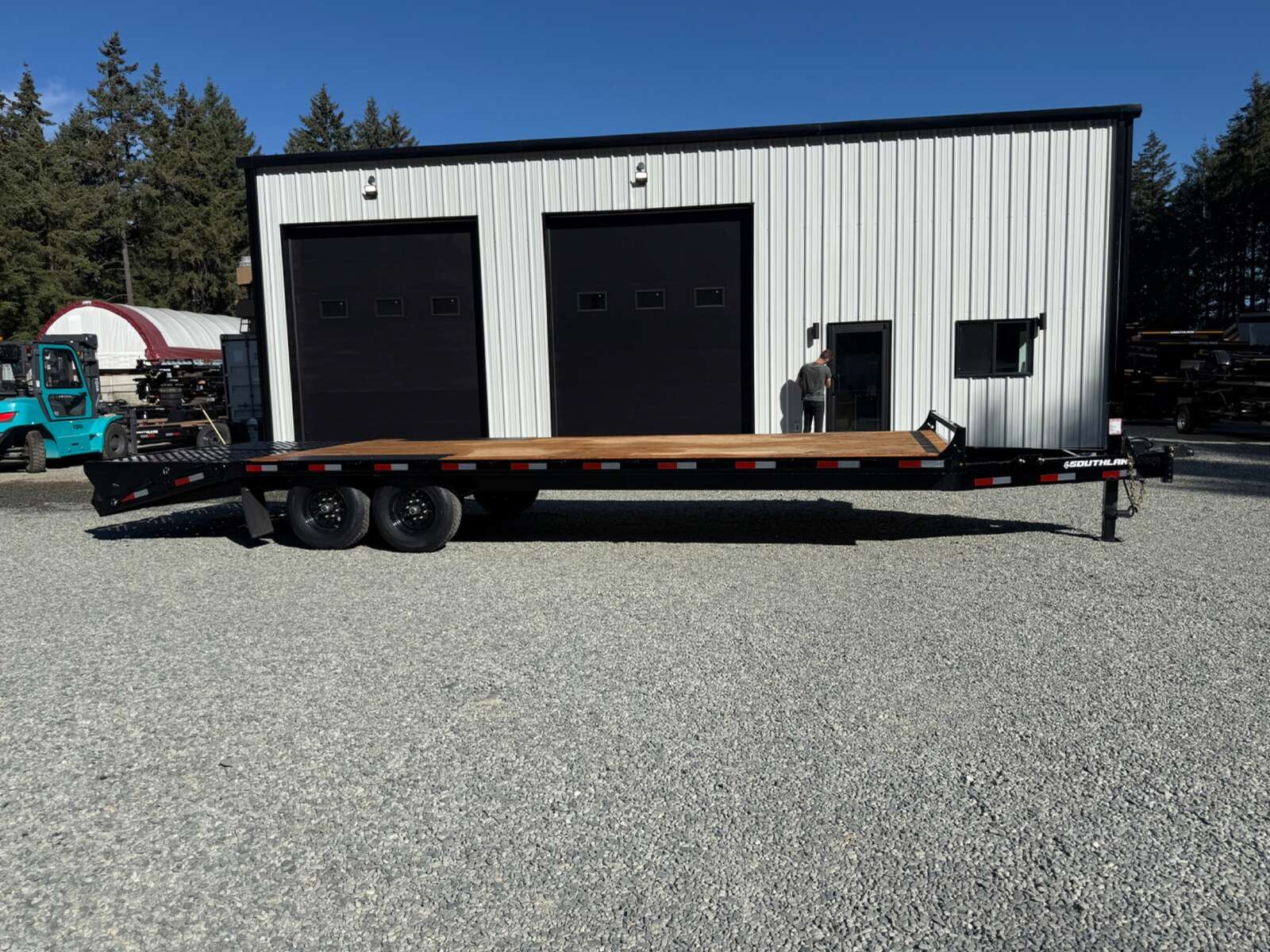 Photo of 2027 Southland 8.5x20+5' Beavertail 15,400lb GVWR Deckover