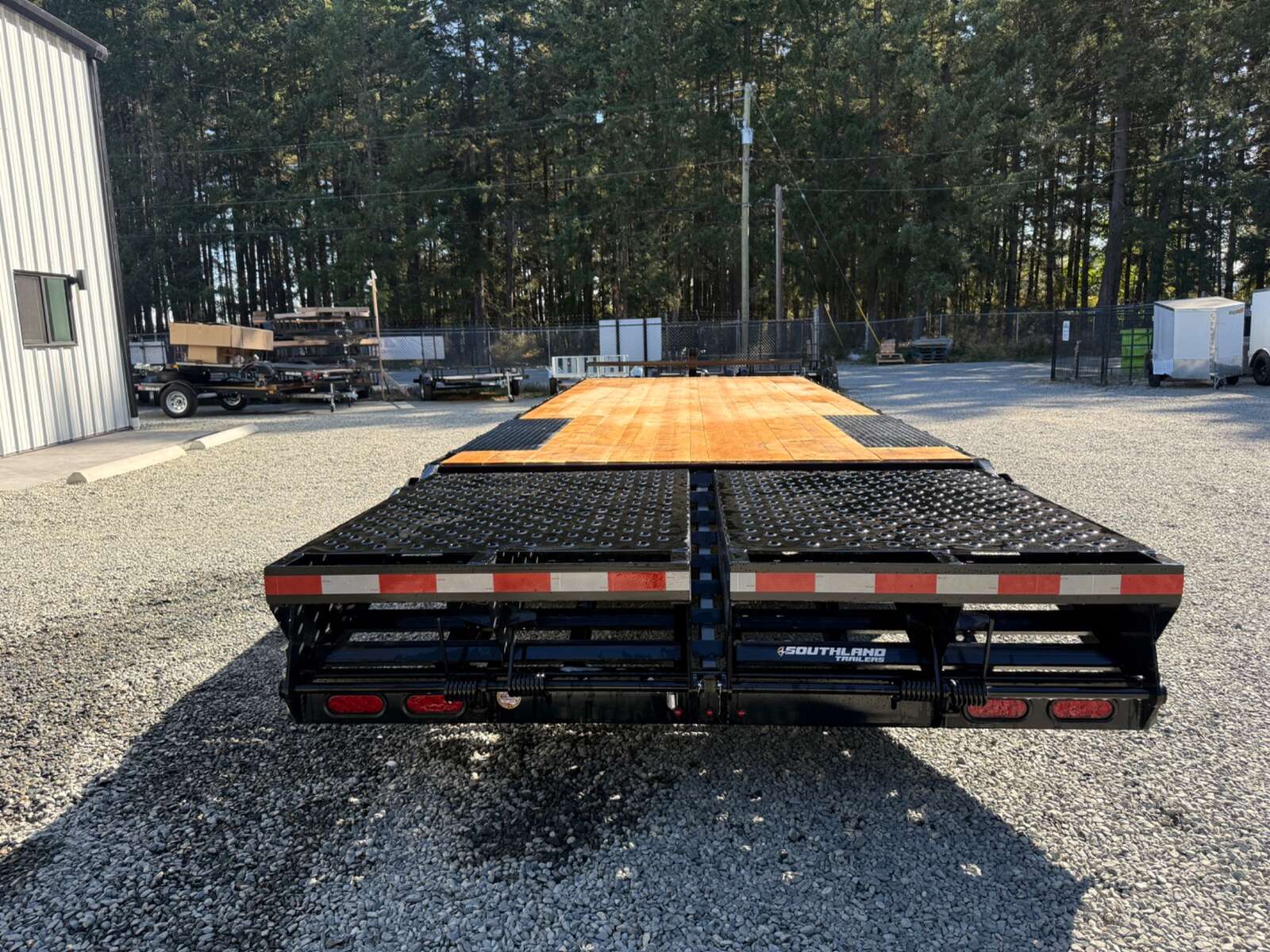 Photo of 2027 Southland 8.5x20+5' Beavertail 15,400lb GVWR Deckover