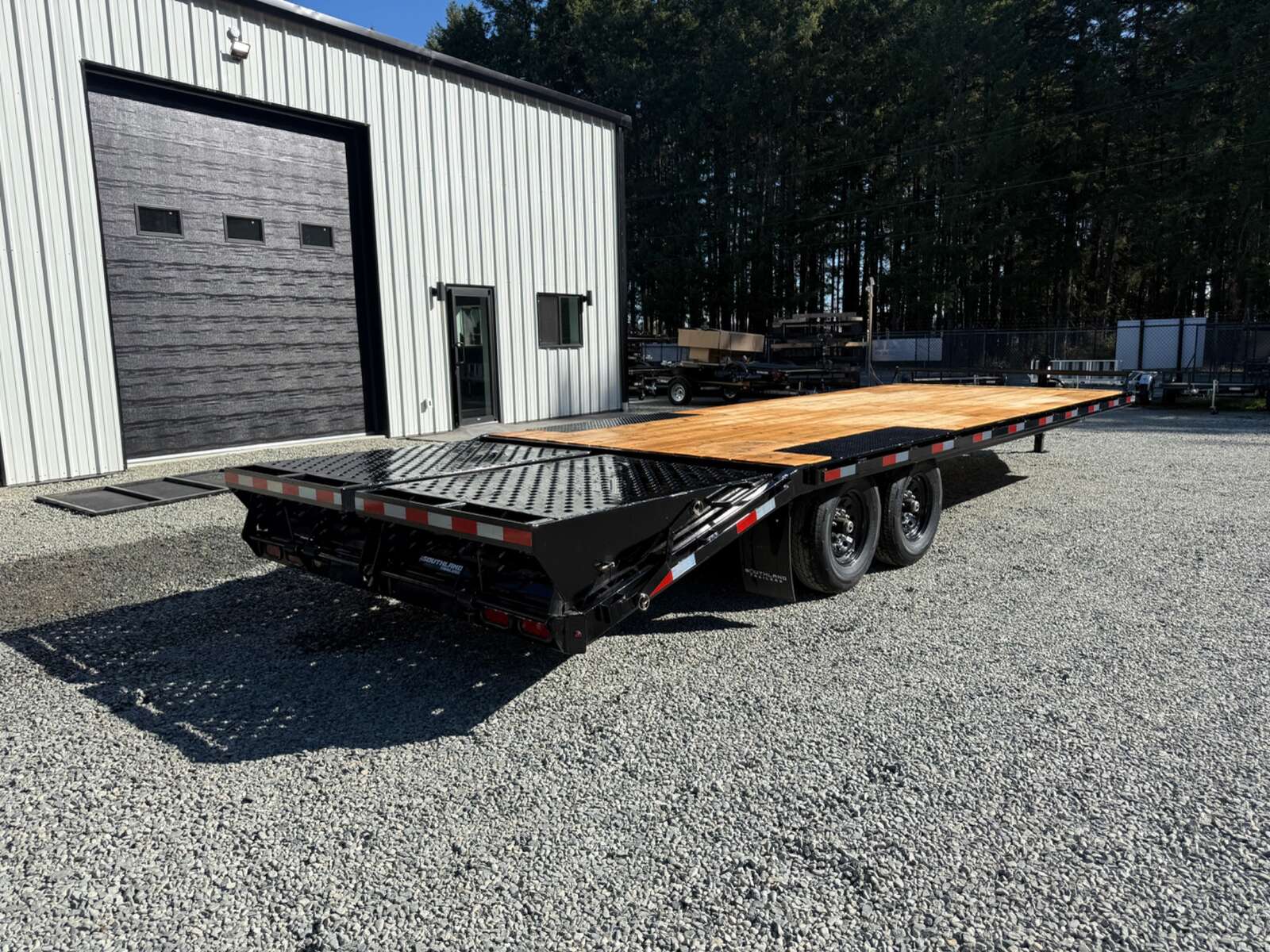 Photo of 2027 Southland 8.5x20+5' Beavertail 15,400lb GVWR Deckover