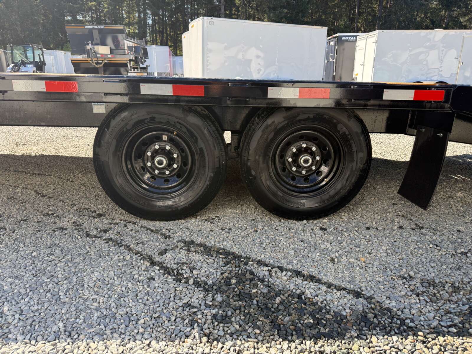 Photo of 2027 Southland 8.5x20+5' Beavertail 15,400lb GVWR Deckover
