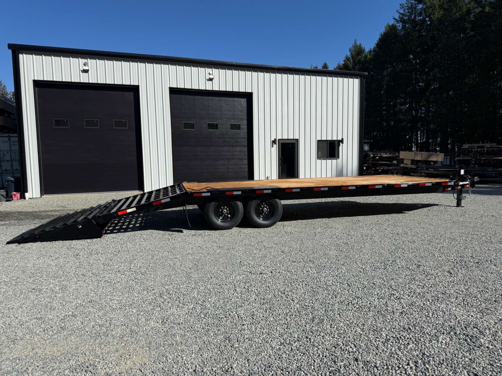 Photo of 2027 Southland 8.5x20+5' Beavertail 15,400lb GVWR Deckover