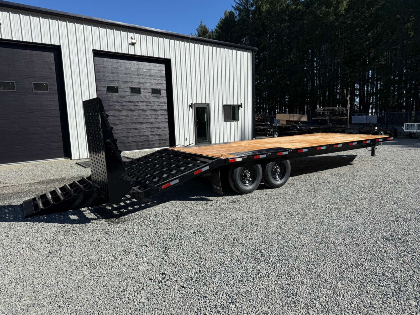 Photo of 2027 Southland 8.5x20+5' Beavertail 15,400lb GVWR Deckover