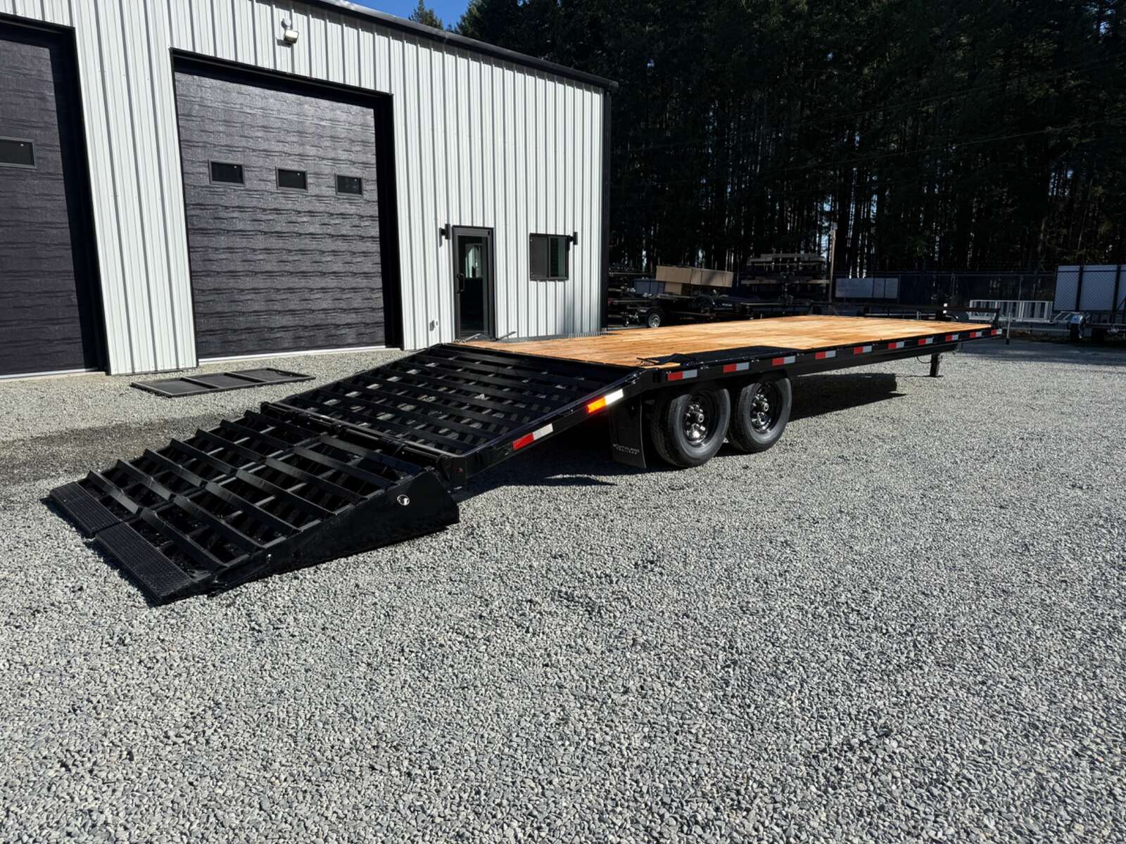 Photo of 2027 Southland 8.5x20+5' Beavertail 15,400lb GVWR Deckover