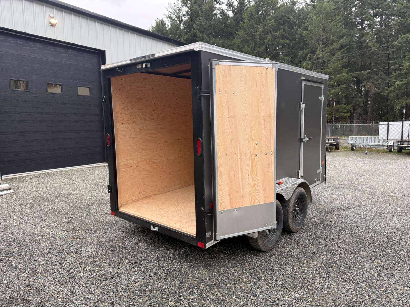 Photo of 2027 Royal Cargo 6X12+V 7,700LB GVW - BARN DOORS - 78" INTERIOR