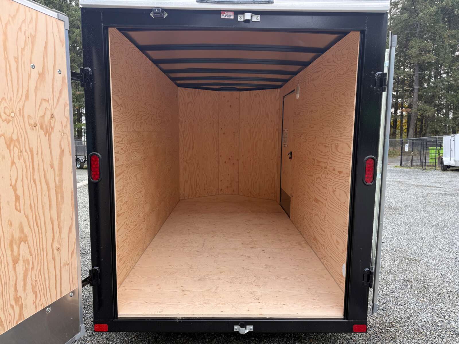 2027 Royal Cargo 6x12+V 7,700lb GVW - Barn Doors - 78" Interior