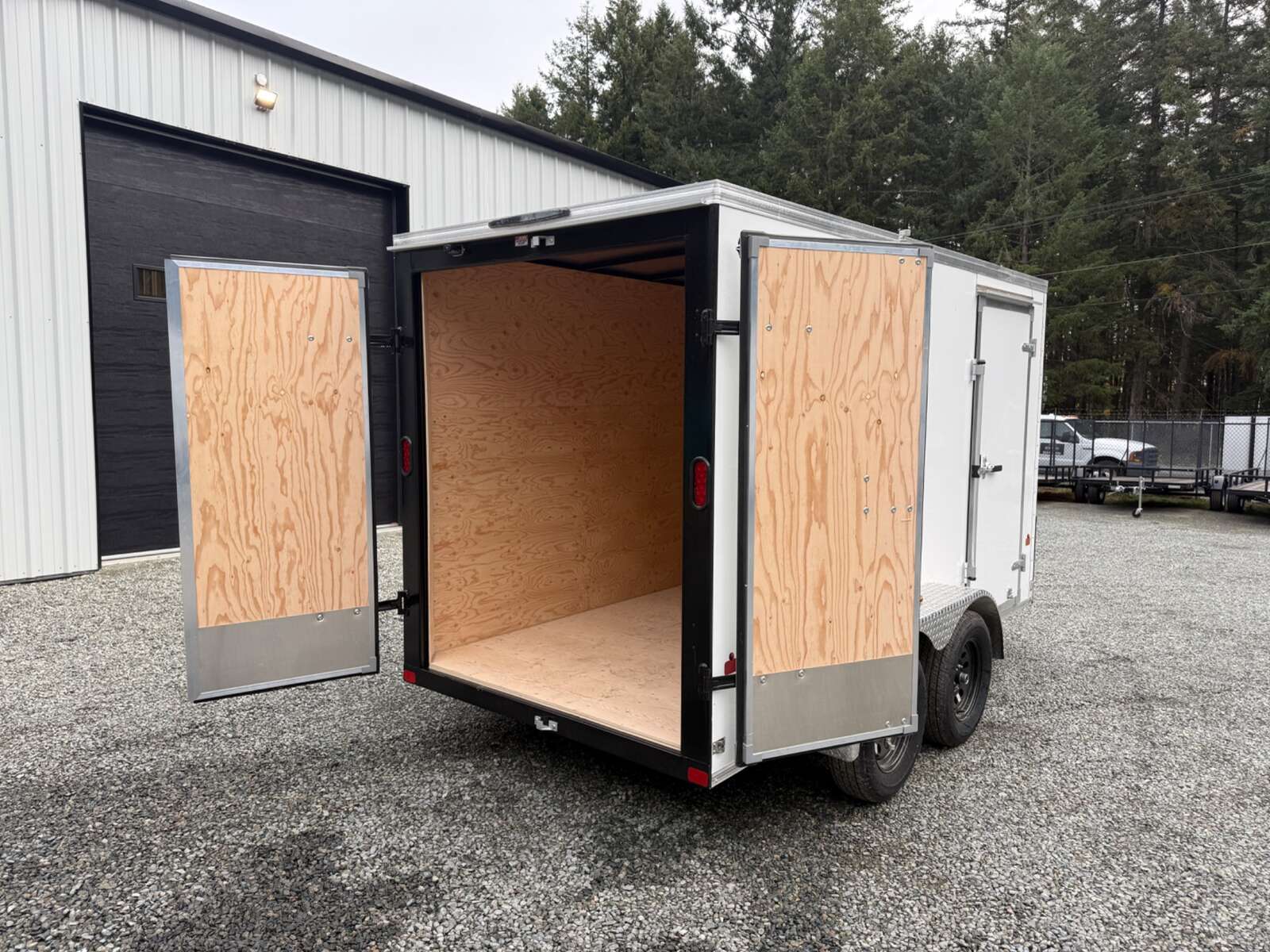 2027 Royal Cargo 6x12+V 7,700lb GVW - Barn Doors - 78" Interior